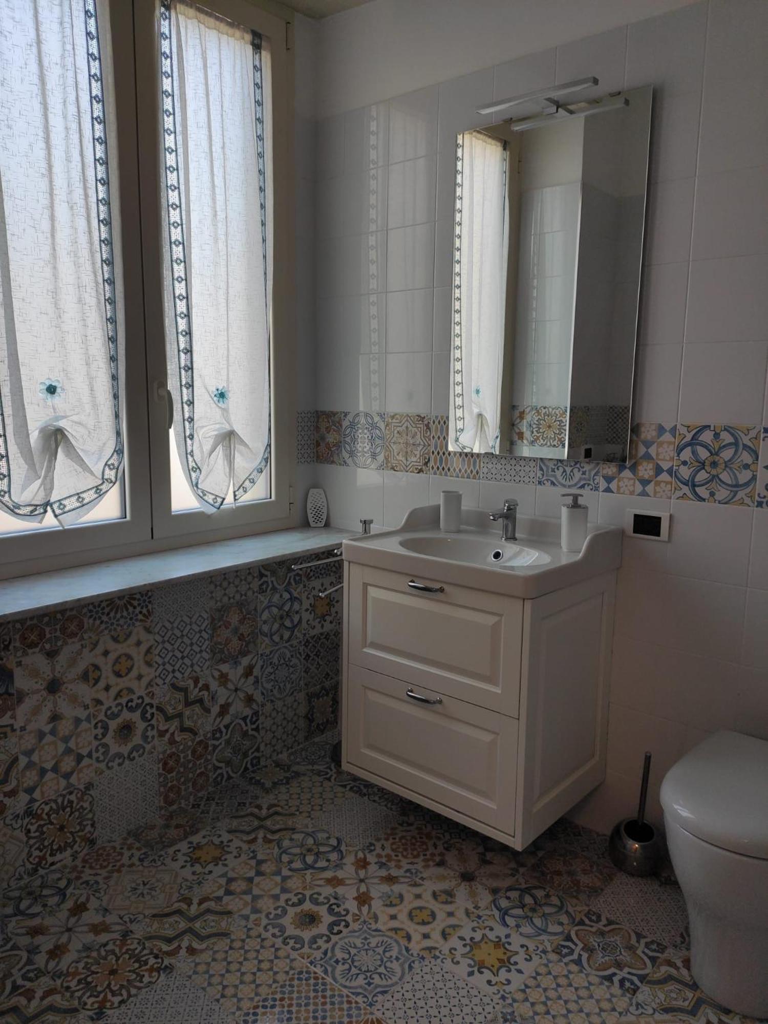 Carafa Materdei Hotel Наполи Екстериор снимка