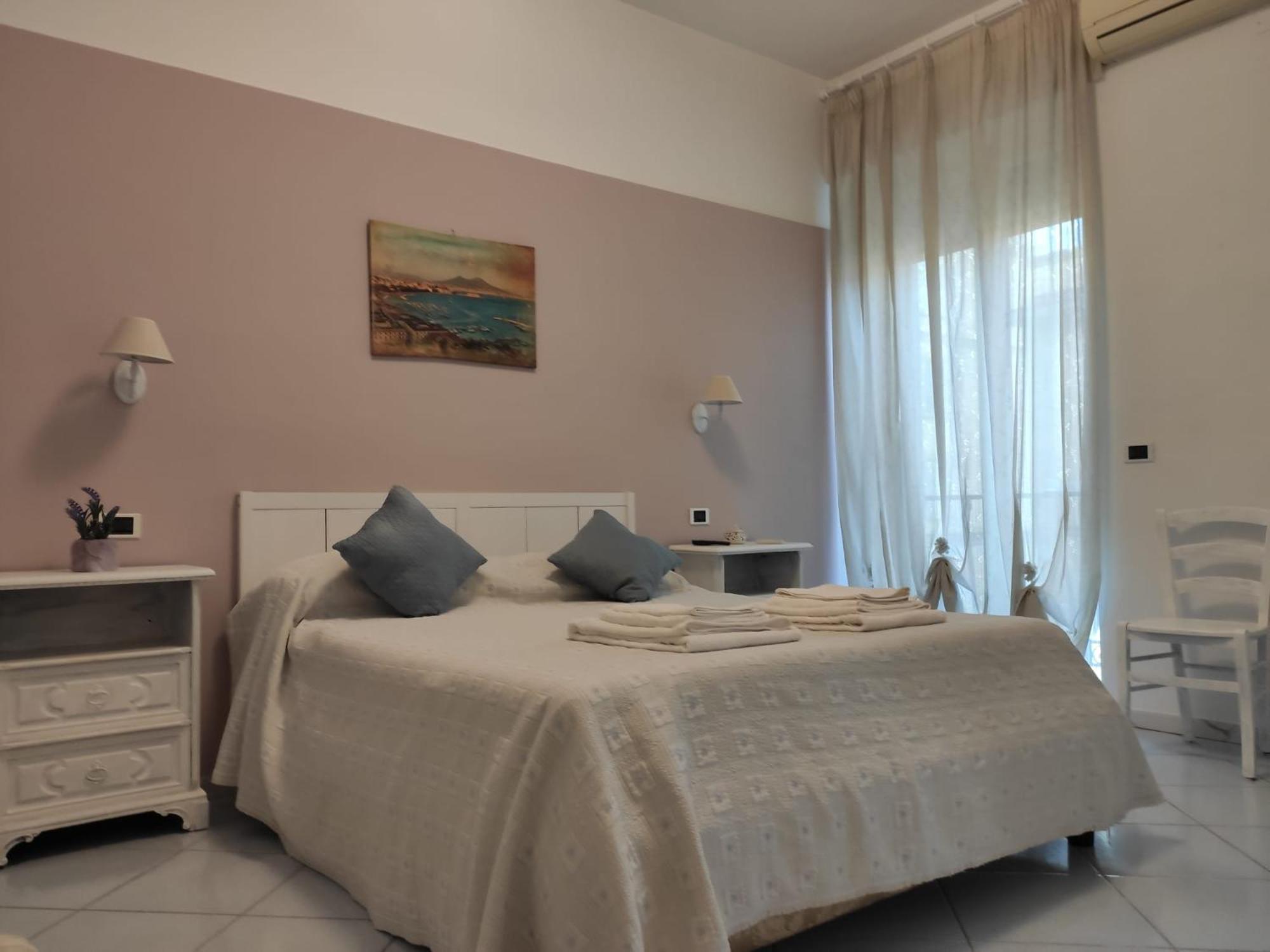 Carafa Materdei Hotel Наполи Екстериор снимка